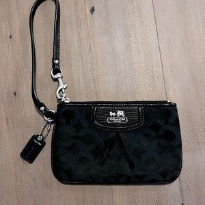 NEW COACH BLACK WRISTLET